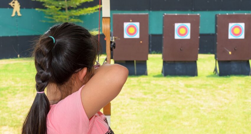 girl-archery