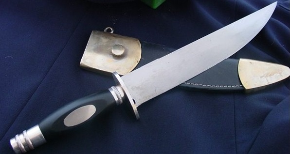 Description from Wikipedia Commons: Copy of Knife on display at the Alamo. James or Resin Bowie gave it to a captain Fowler of the United States Mounted Rifles, who carried it until his death in the 1840s.